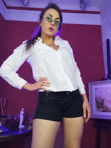 Daniela_Cooperr Public Hình