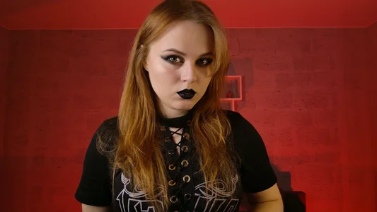 Lila_Pitt Goth Pic