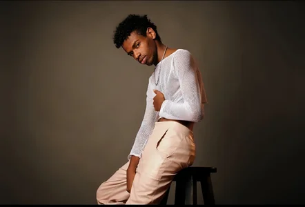 AllexJacob white . fénykép