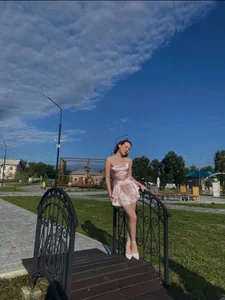 MelindaSetlaks The one that knocks you off your feet (stunning) Pic 3