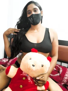 Maiya_Amber Public Pic 4