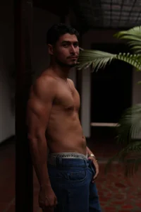 leo_carter Public Pic 4