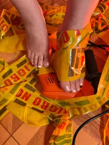 Miss_Adriana01 ☣danger my feet 😈 Foto 2