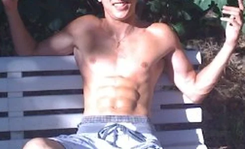 A_Shy_French_Guy Public Pic