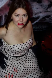 AliceEmerson kullanıcısının Happy Halloween👻😈 albümü -  2 fotoğraf