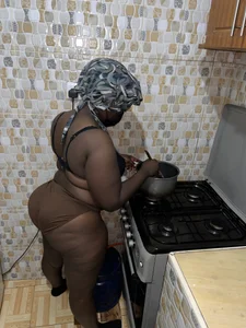 Shaila_ray My thick body fits everywhere 💦🥵 Pic 4