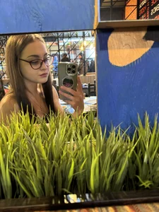 Shannon_Van Public 사진 4