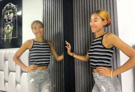 Alisha_Ebonyy: Public ( 3 фото)