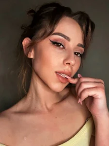 NikkiCampellone Public  6. fénykép