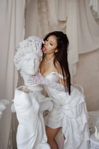 White Temptation 😏🕊️ od SulemaNeugin  snímek