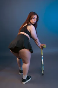 Isa_Thompson__ Let's play with your balls 🥎 Pic