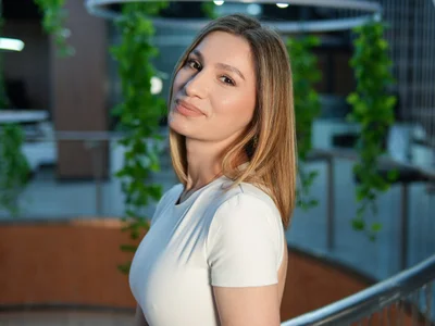 JuliaRichard Upstairs Secrets Pic 5