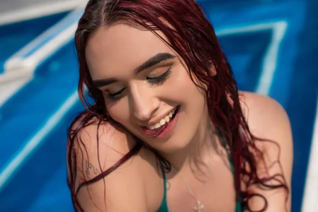 CleoFoxx_ I am very sexy in the pool 🌞⛱️ Gambar 3