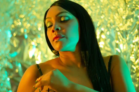 AmberNix Closer to me Foto 3