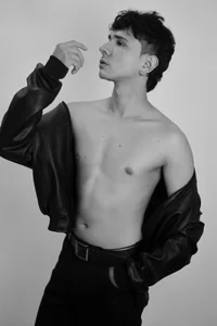 Daniel_Harris_ B&W Pic 5