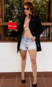 zzoe_ One more year, one year of love and passion Bilde 4