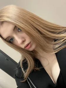 SonjaMonje Sexy blonde Pic