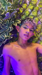 Sammy_Millers Christmas has arrived and your elf will give you your present, Santa Claus. Pic 6