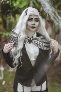 AlaiaRogers The strange world of Alaia 💀 Foto 4