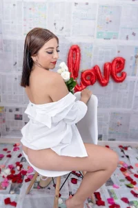 LauraSmith-01 Sweet little treat 💗 Bilde 3