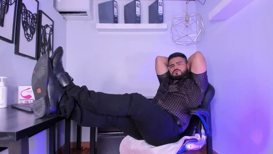 MichaelBear_ A HORNY DAY AT THE OFFICE 😈💼🔥 Foto 3