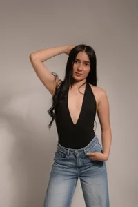 mia_slora you will love my curves and my waist Pic 8