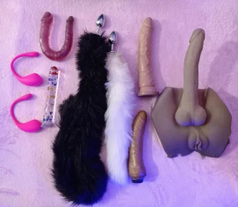 MeowMeowZoe My toys (I don't have torse anymore) Εικόνα