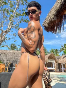 seb_palacio_: Beach time ( 5 фото)