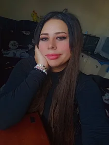 crazybitch3000 Public  3টি ছবি