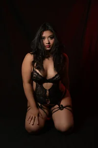 SharitSmiithのYoung and sexy latinaの 2枚の写真