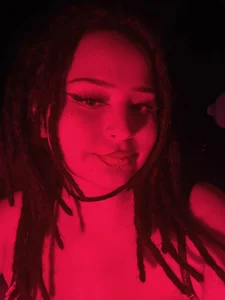 If you're looking for me, you'll find me.🖤😏 de Candy_Evill  3 Imagens