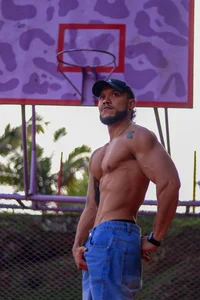 ARON_TAYLER01の2026の 3枚の写真