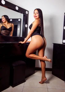 ZoeWan69 The mirror knows things... but not everyone is ready to see them. Pic