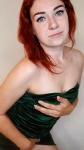Creamy_Lissa green eyes green dress зображення 3