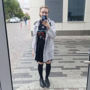 AlexaBrickell Public Gambar