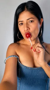 If you like what you see for free, just imagine everything I’ve got reserved for your eyes only. 🥴 od Isis__Love  snímek