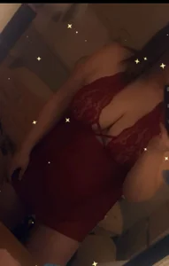 BustyCurvy-BaileyUK Public Gambar