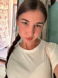 JackieWebb Today I didn’t try at all… and somehow it still feels right 😌 Pic 4