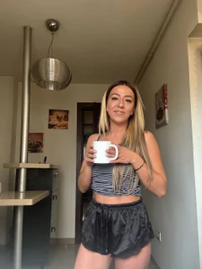 JuliaHyde Public Foto