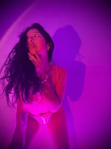 Valery_wang Skin & Sin Pic