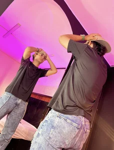 Johnny_Core Public slika