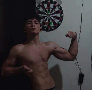 Me de james_scott18  6 Imagens