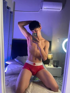 NovaaWhelerのI am the cure to your illnessの枚の写真