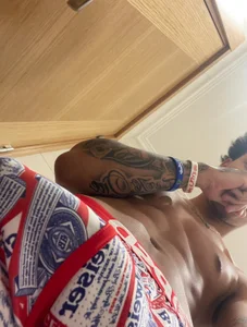 Siéntelo mami  🤭 de 1lwkey  Imagens