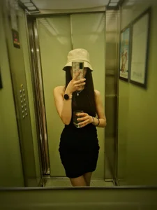 SabrinaHope Public Pic 5