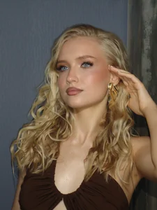 TessaGrays Public Pic 4