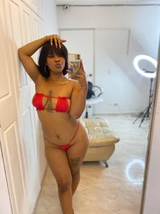 lilly_jackson ICY Immagine 