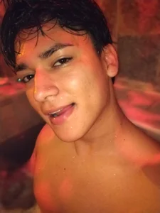 Liam_Chameliam Jacuzzi Hình 6