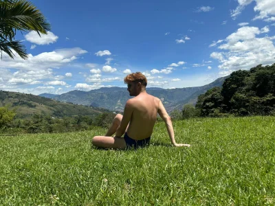 peterannaud in the field Pic 3