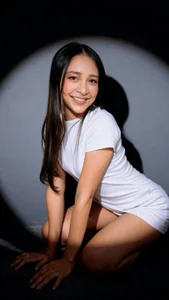 Ashley_velvet_ Public Pic 3